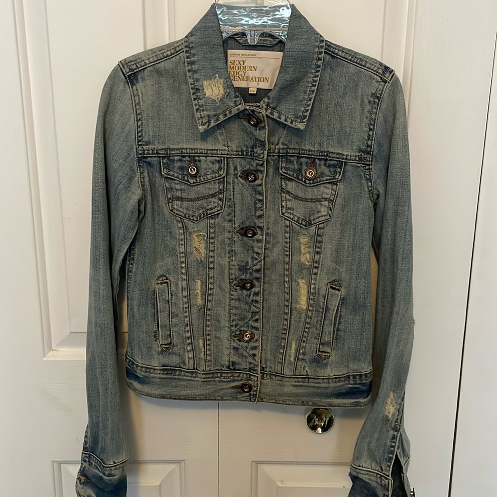 Urban Behavior Sz S Distressed jean jacket GUC PCH